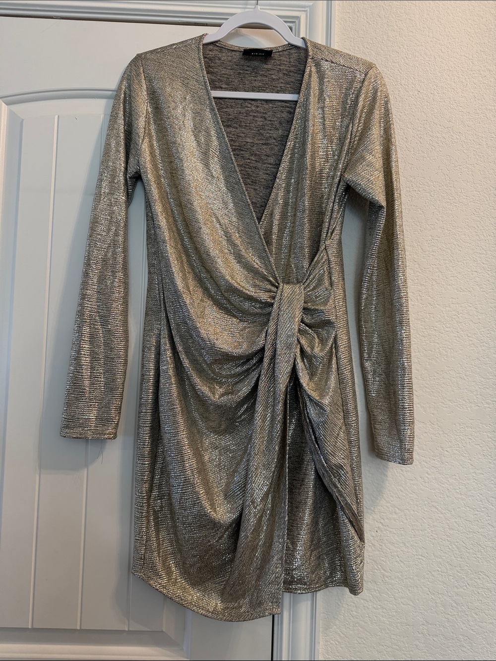VICI Metallic Silver Twist-Front Long Sleeve Wrap Dress, Sz L